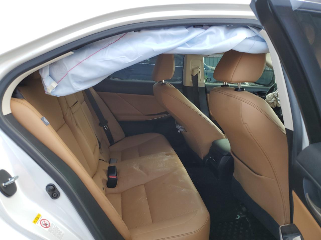2017 Lexus IS - Image 10
