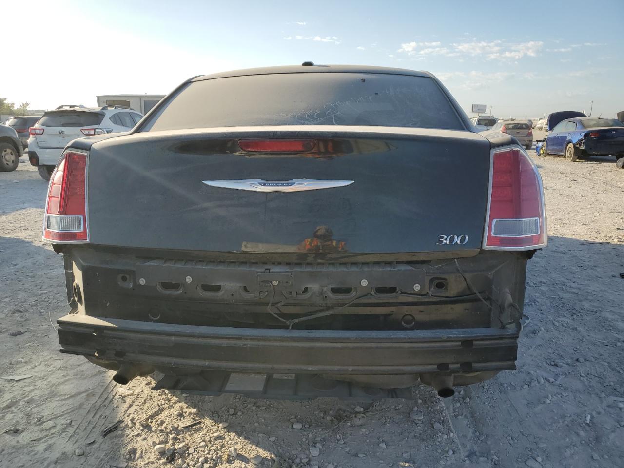 2013 Chrysler 300 - Image 6