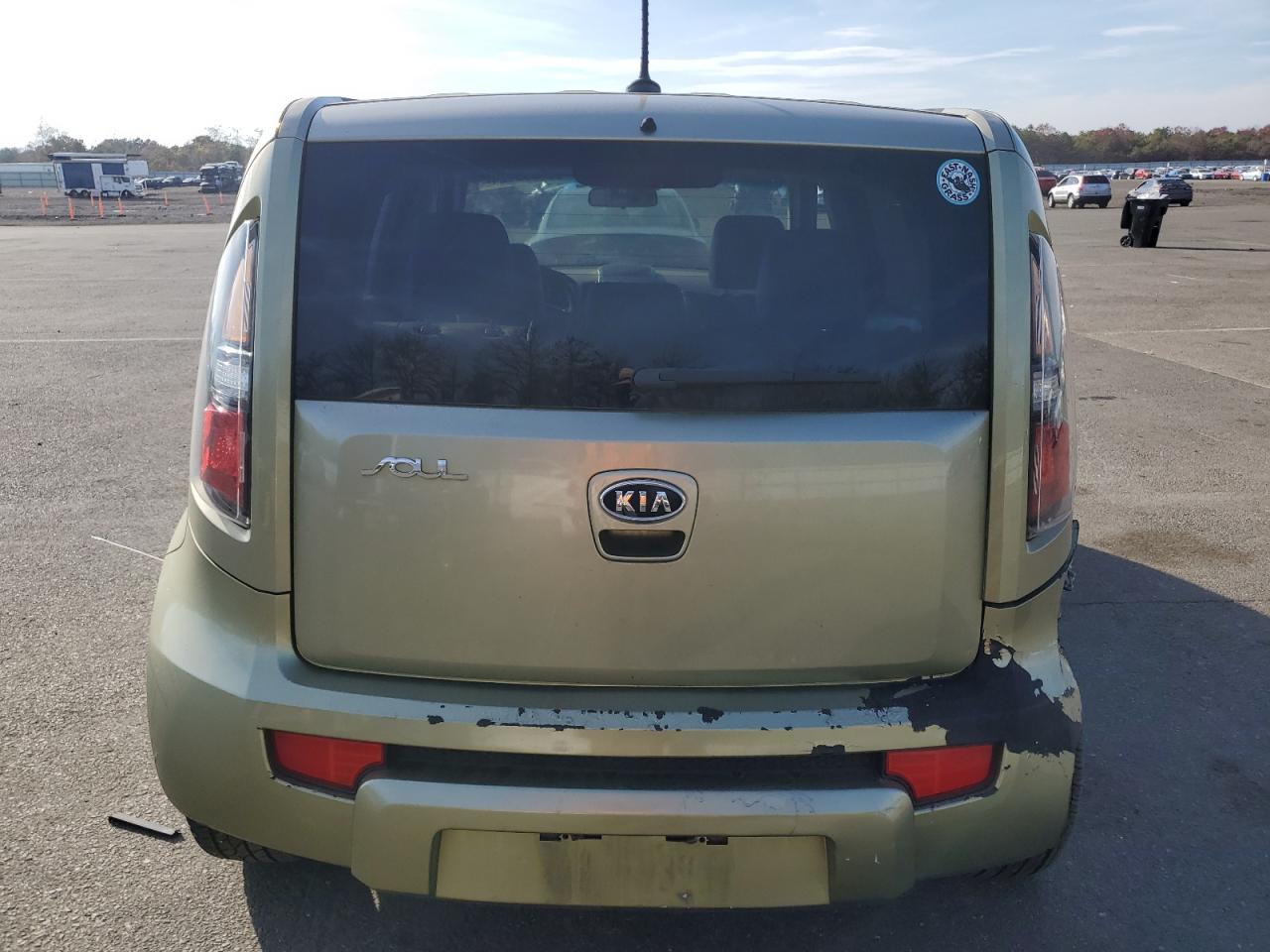 2011 Kia Soul + VIN: KNDJT2A21B7249568 Lot: 77630524