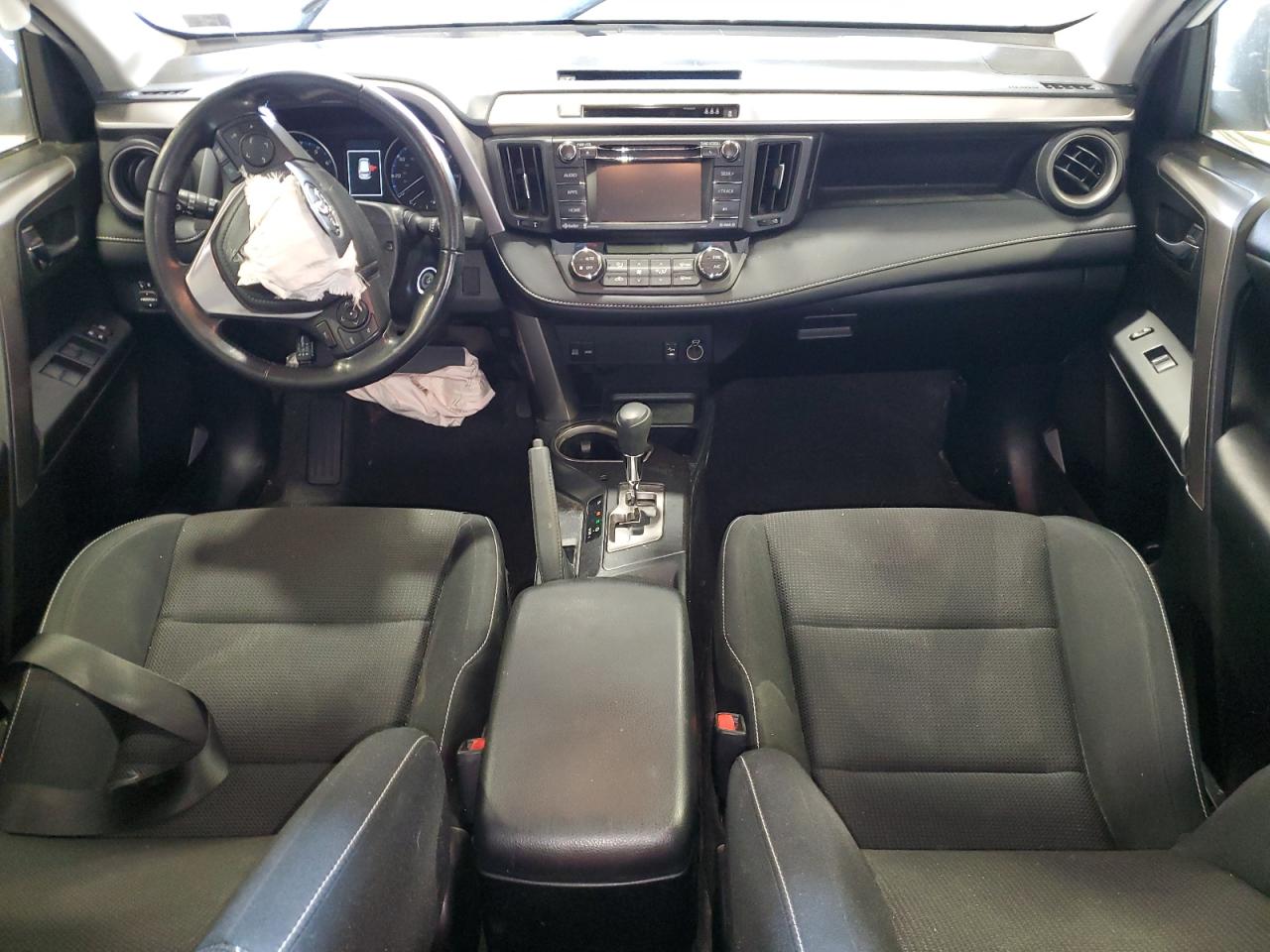 2017 Toyota RAV 4 - Image 8