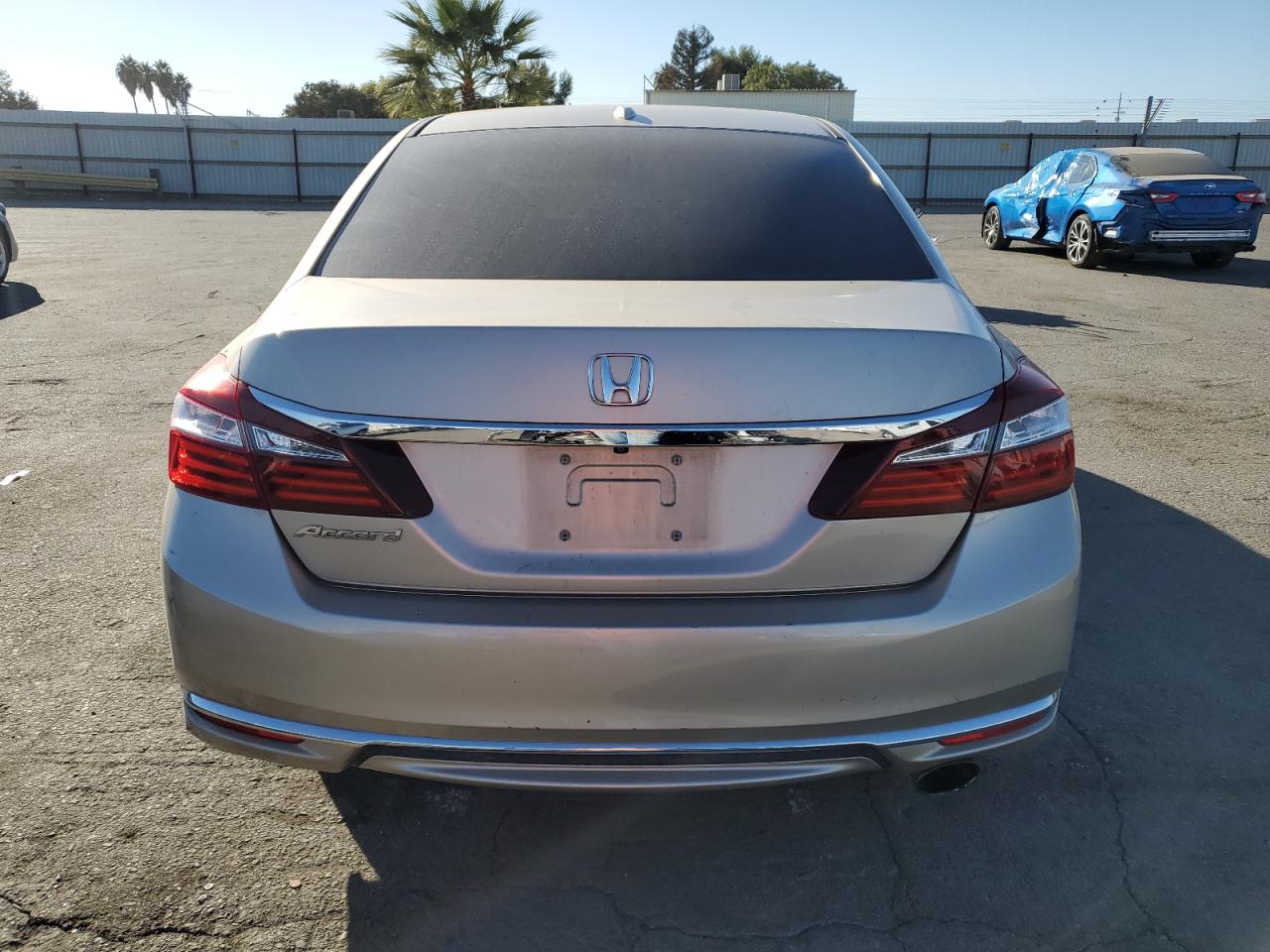 VIN 1HGCR2F87GA001860 2016 HONDA ACCORD no.6