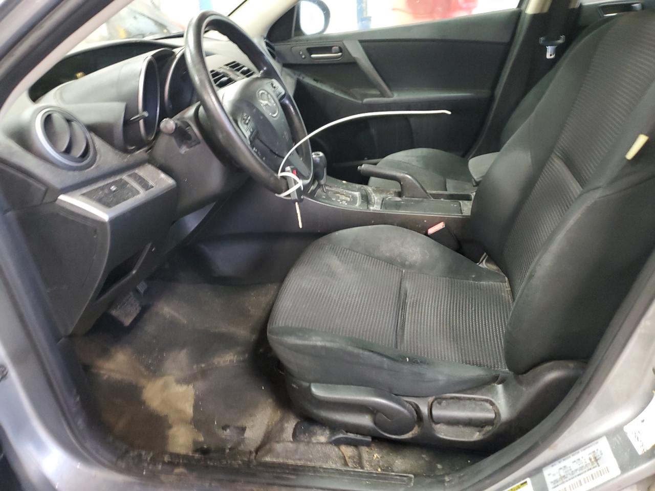 2013 Mazda 3 - Image 7