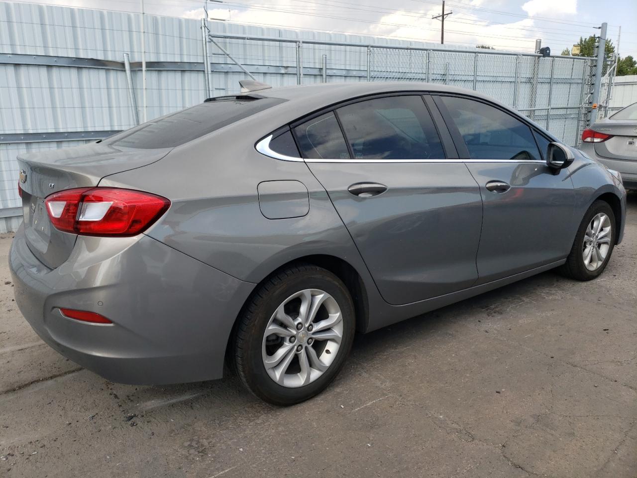 2019 Chevrolet Cruze - Image 3