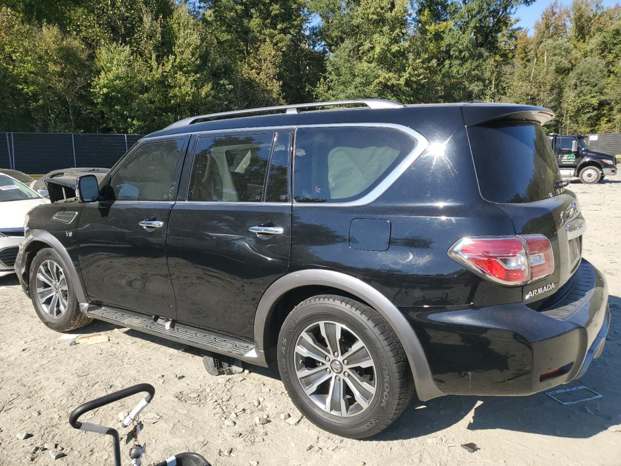 2019 Nissan Armada - Image 2