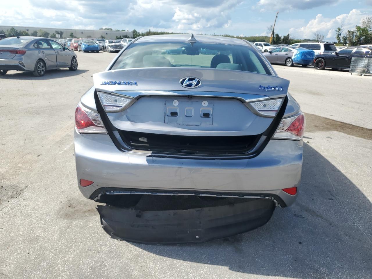 2015 Hyundai Sonata Hybrid VIN: KMHEC4A42FA127823 Lot: 74333994