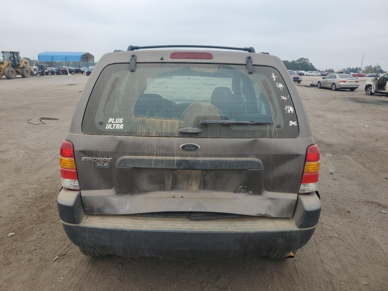 2002 Ford Escape Xls VIN: 1FMYU01172KC46819 Lot: 77563584