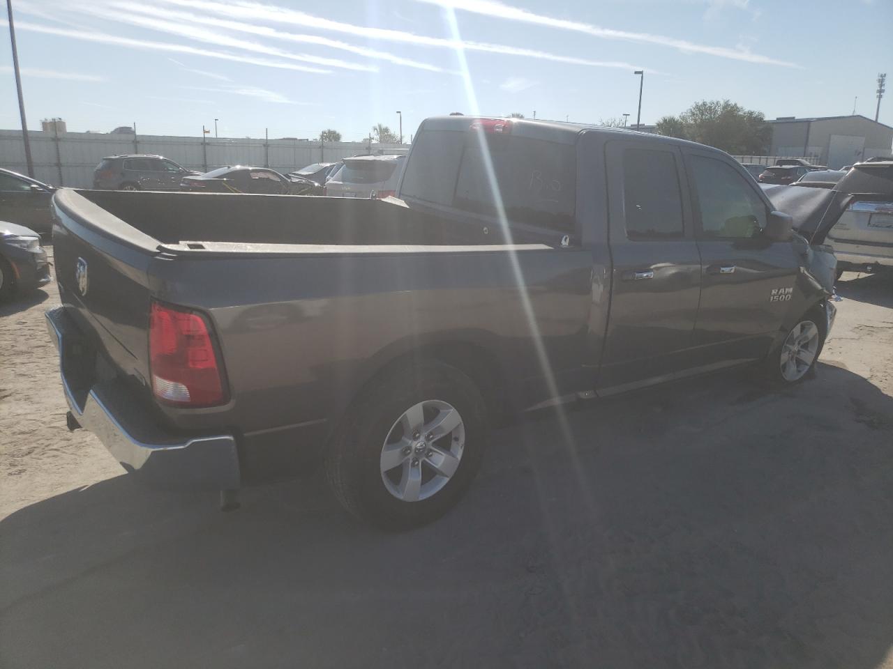 2016 RAM 1500 - Image 3
