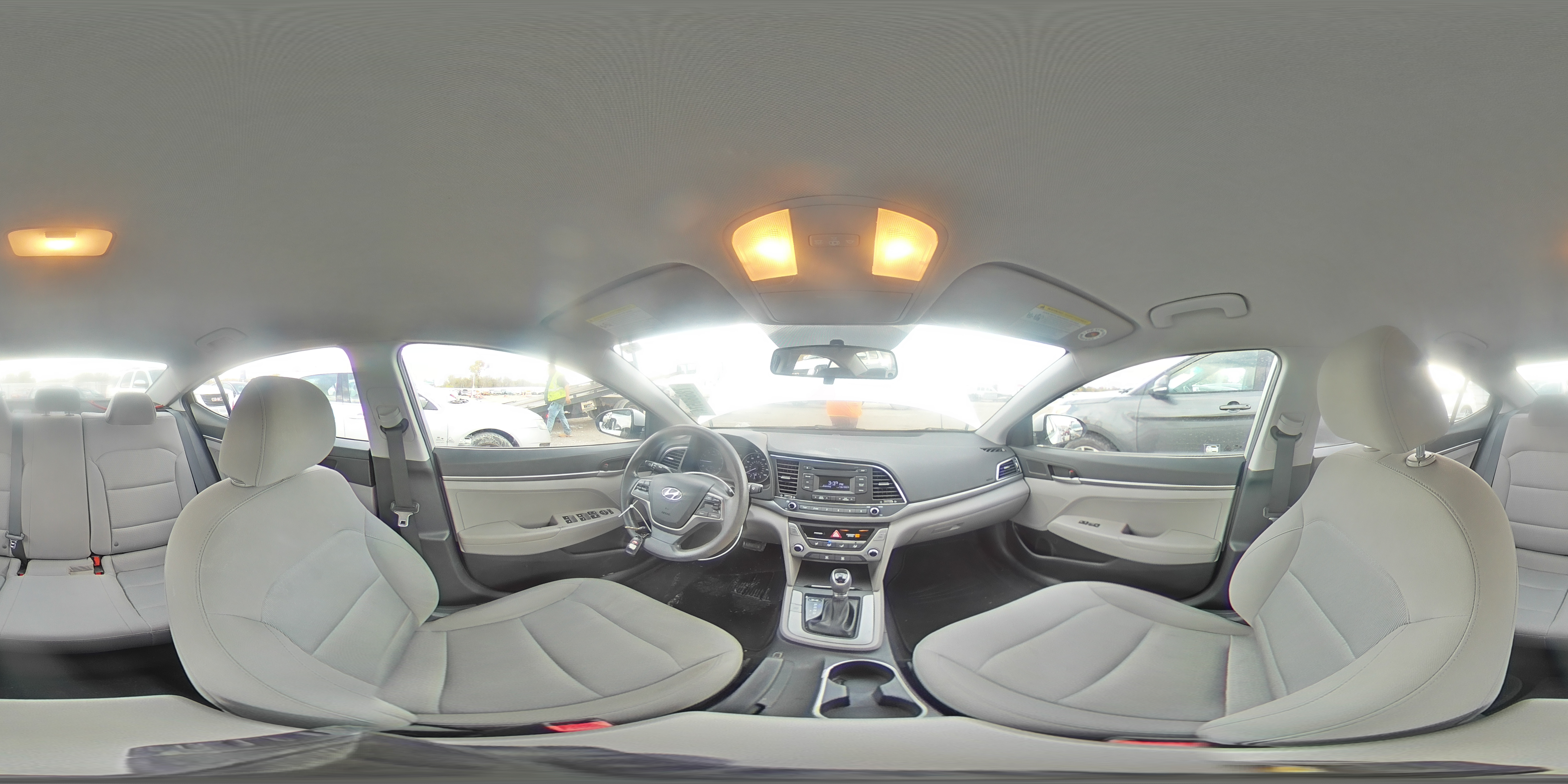 2017 Hyundai Elantra - Image 13