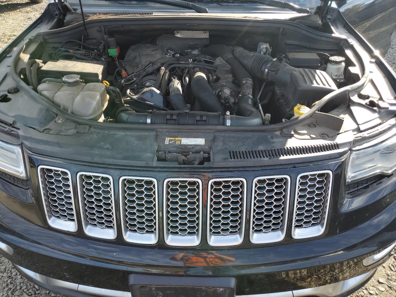 2015 Jeep Grand Cherokee - Image 12