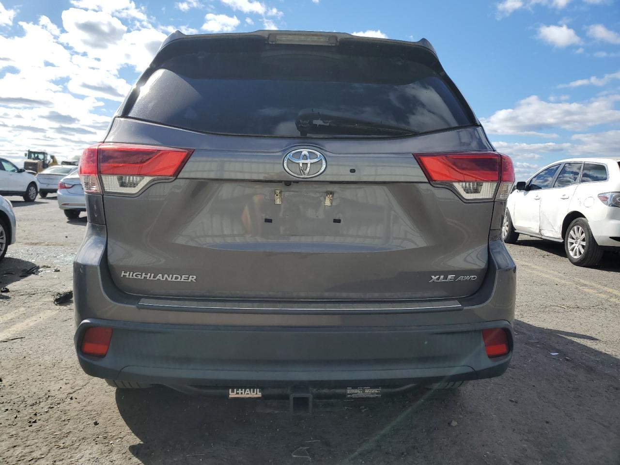 2018 Toyota Highlander Se VIN: 5TDJZRFH2JS827573 Lot: 76471464