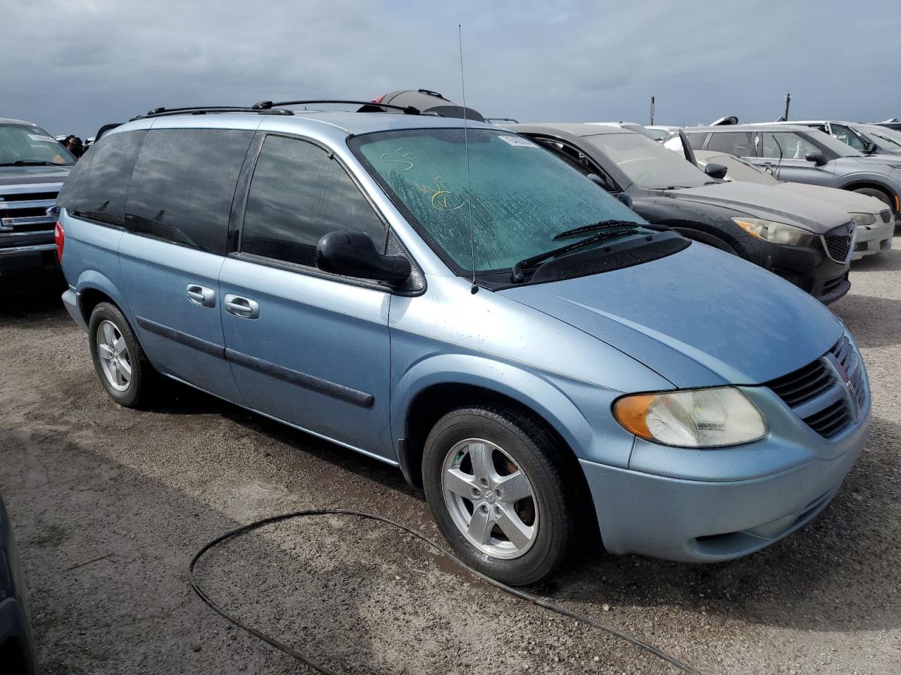 2005 Dodge Caravan - Image 4