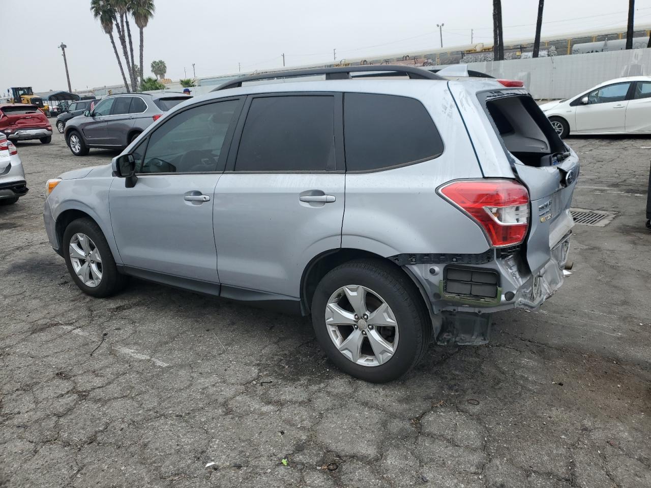 VIN JF2SJADC4GH470562 2016 SUBARU FORESTER no.2