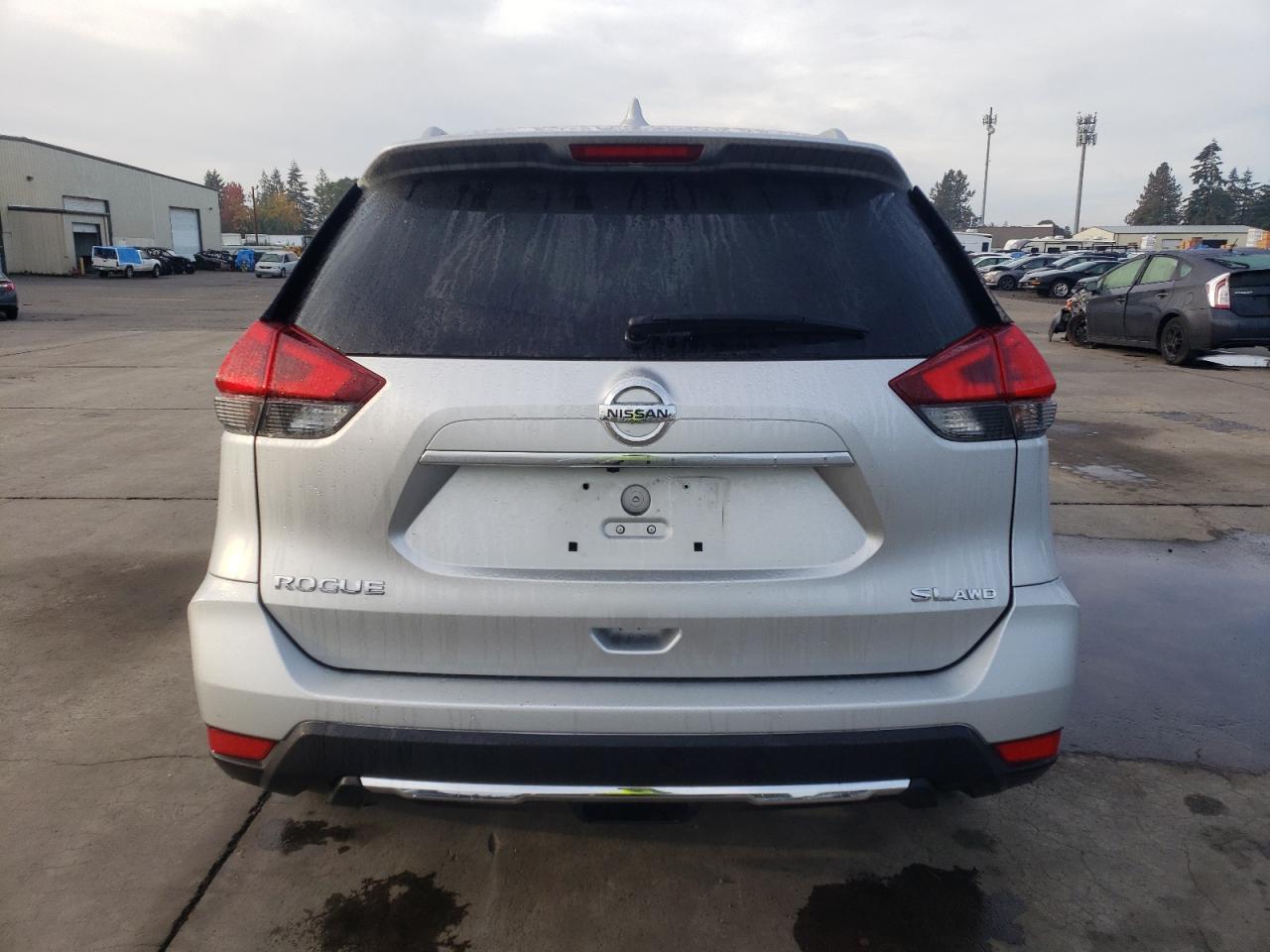 2018 Nissan Rogue - Image 6