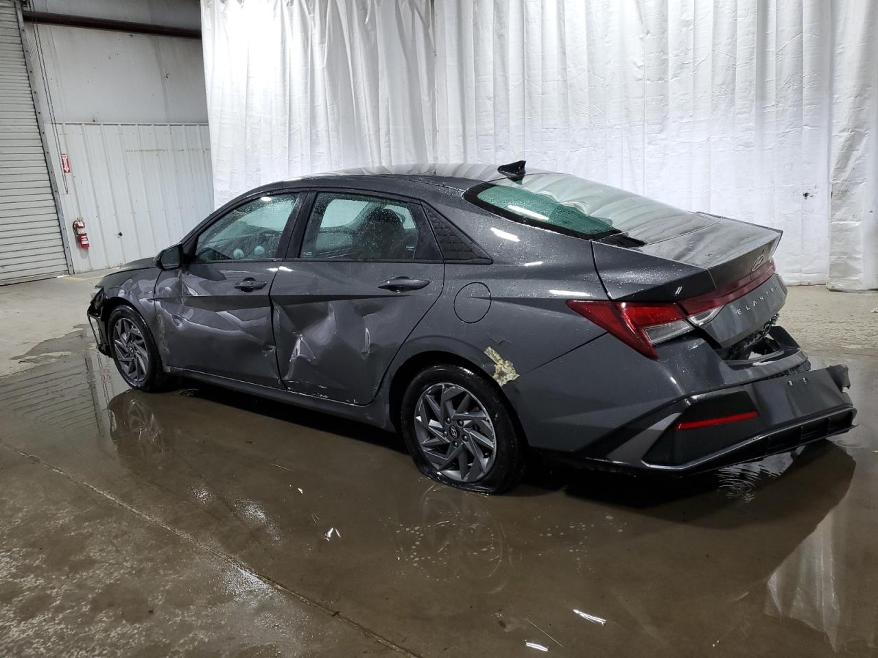 2024 Hyundai Elantra - Image 2