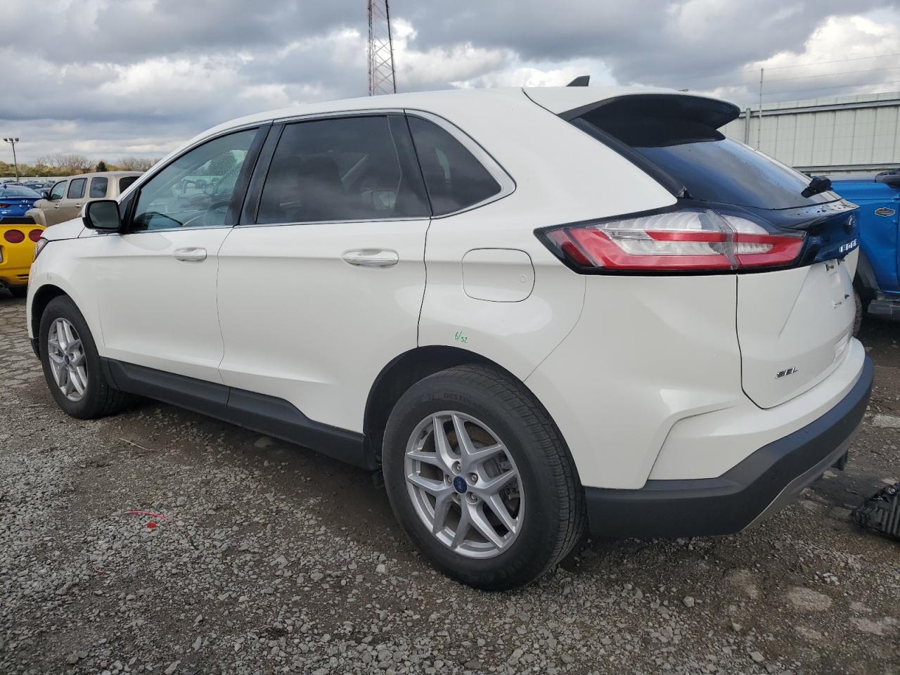 2021 Ford Edge - Image 2