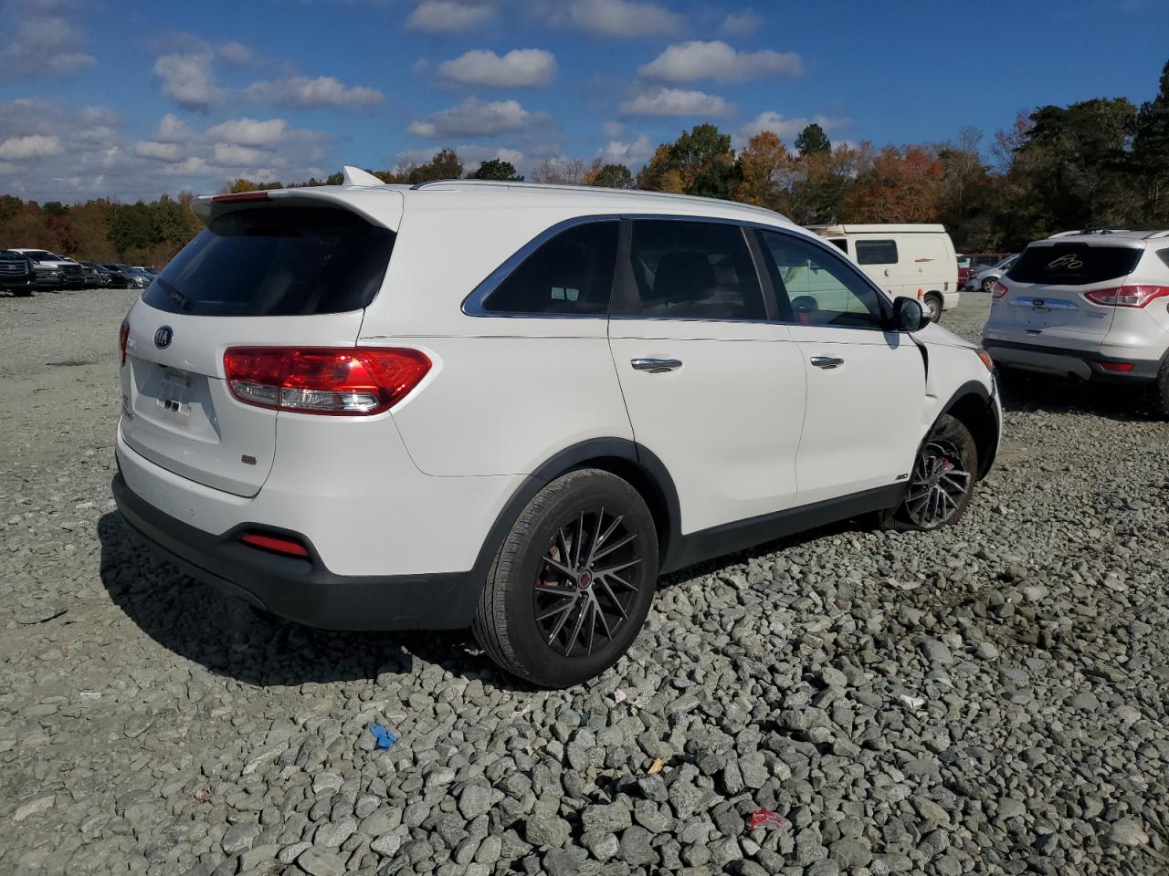 2016 Kia Sorento - Image 3