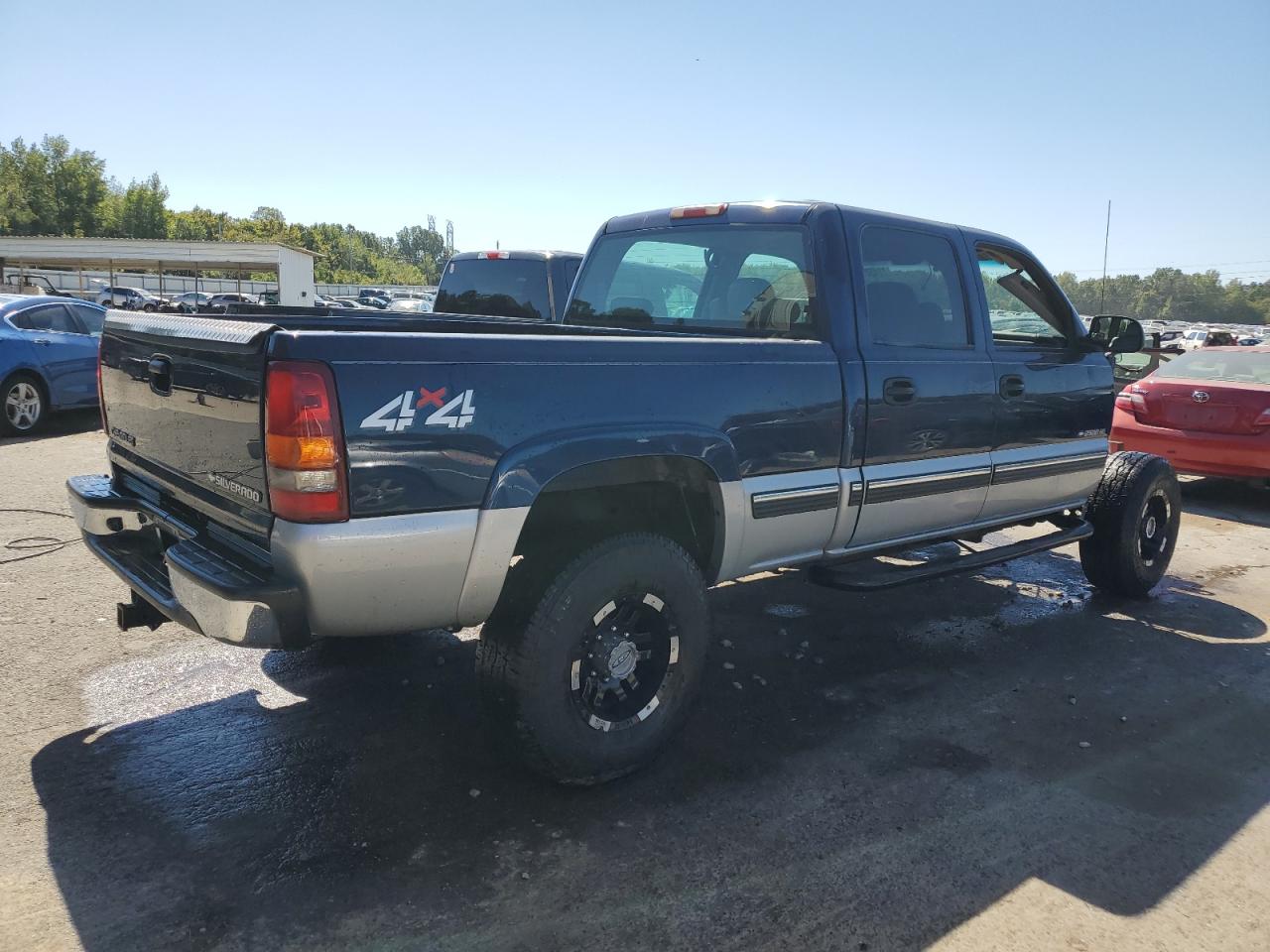 2001 Chevrolet Silverado - Image 3