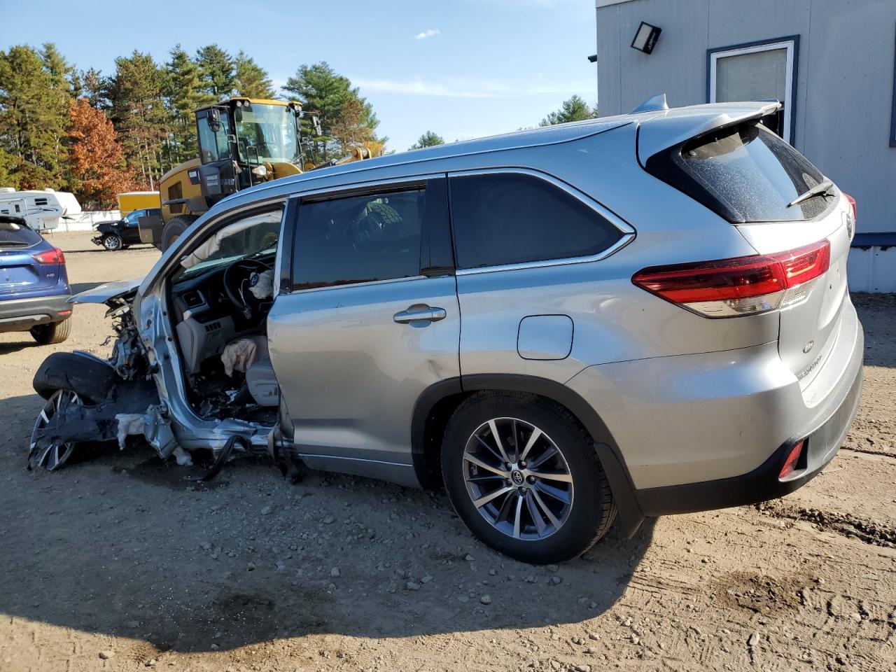 VIN 5TDJZRFH5JS817748 2018 TOYOTA HIGHLANDER no.2