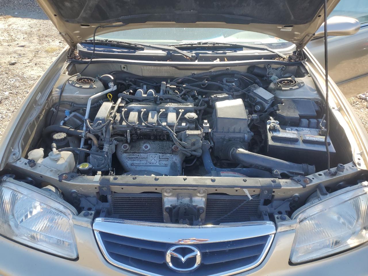 1YVGF22C815231985 2001 Mazda 626 Es