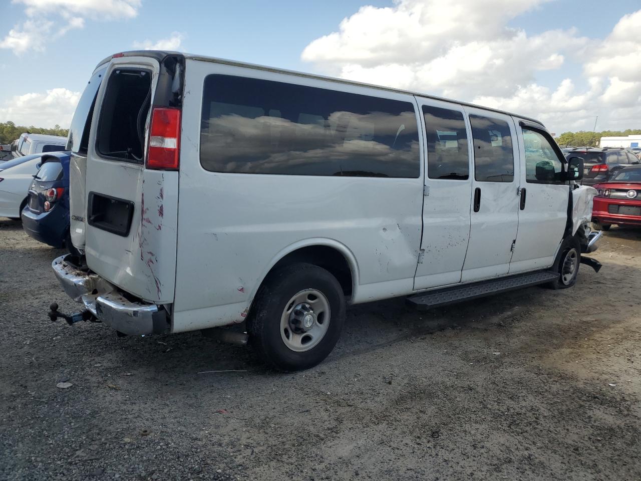 2018 Chevrolet Express - Image 3