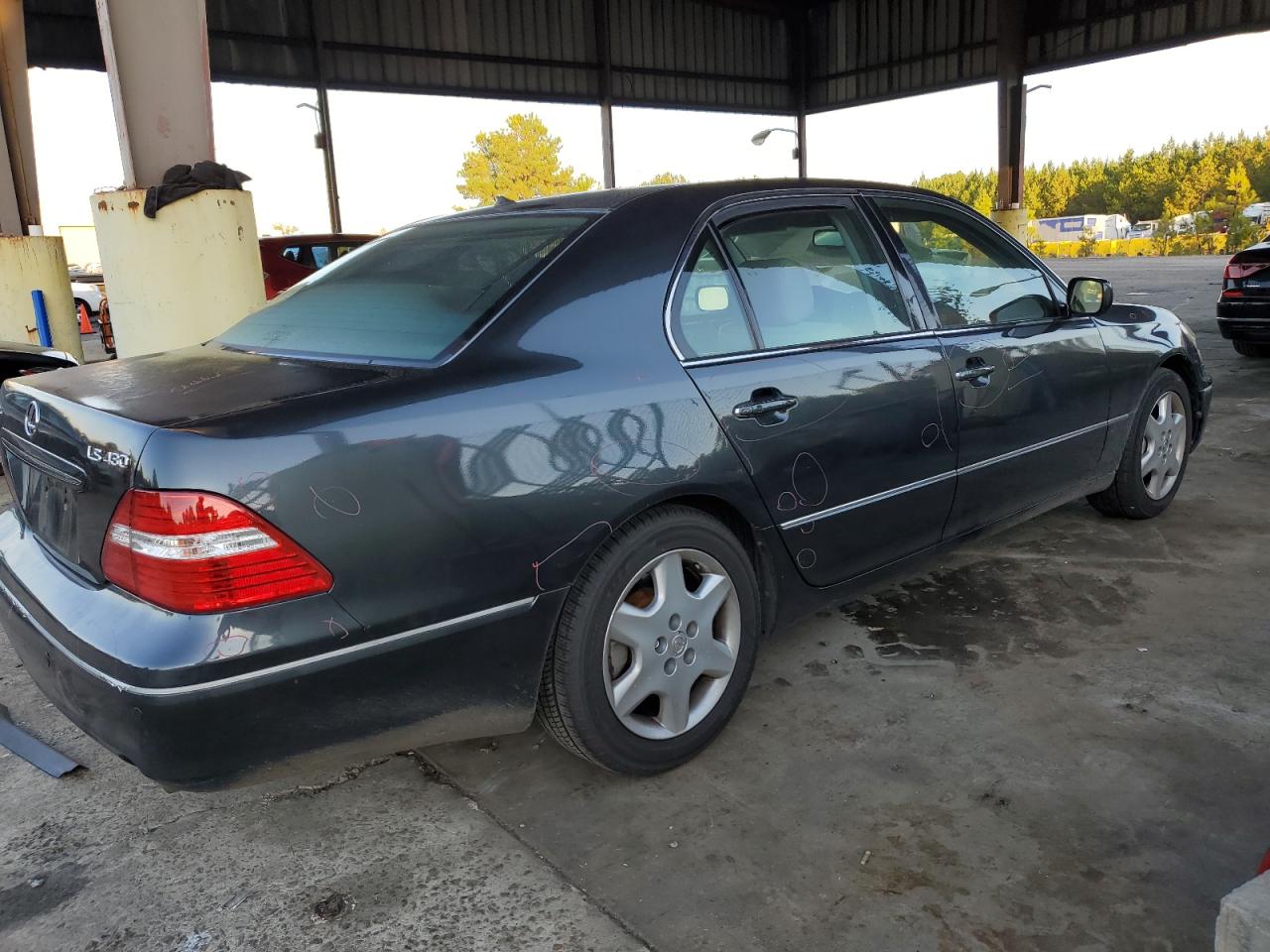 2004 Lexus LS - Image 3