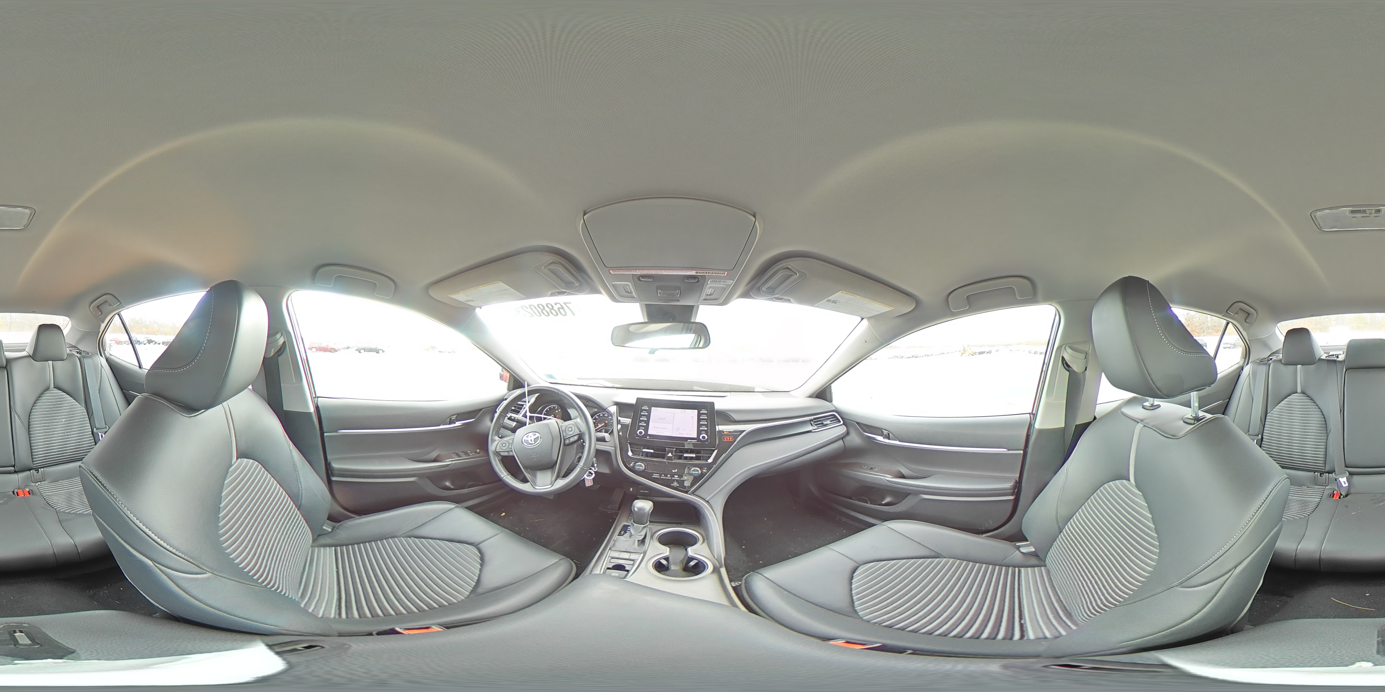 2022 Toyota Camry - Image 12