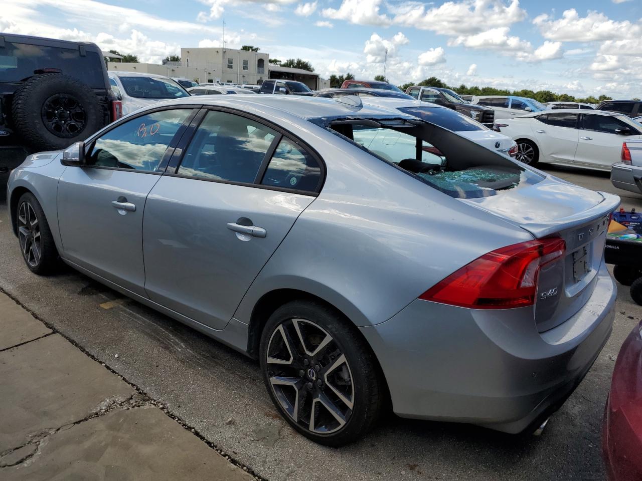 YV126MFL9H2437831 2017 VOLVO S60 - Image 2