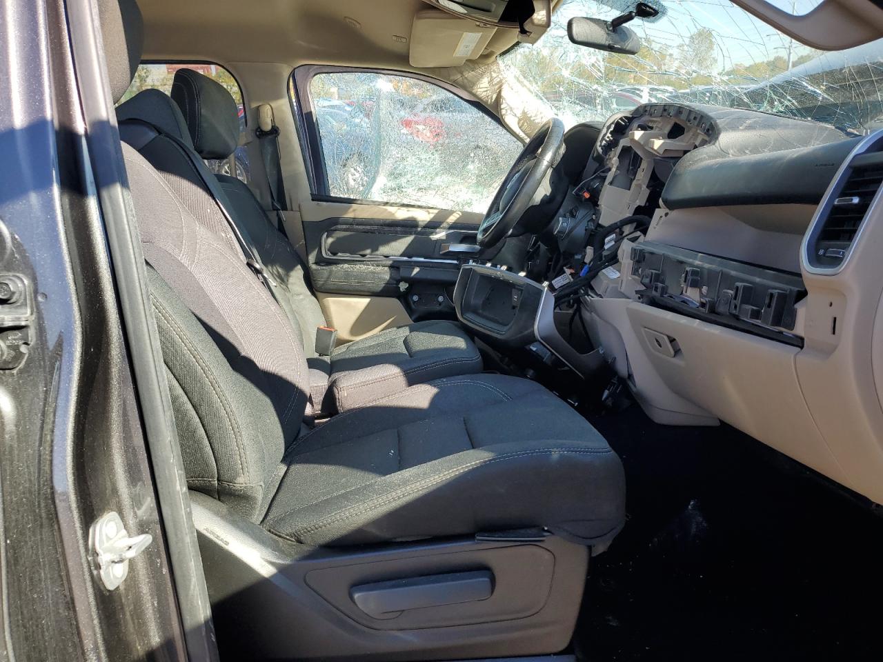 2019 RAM 1500 - Image 7