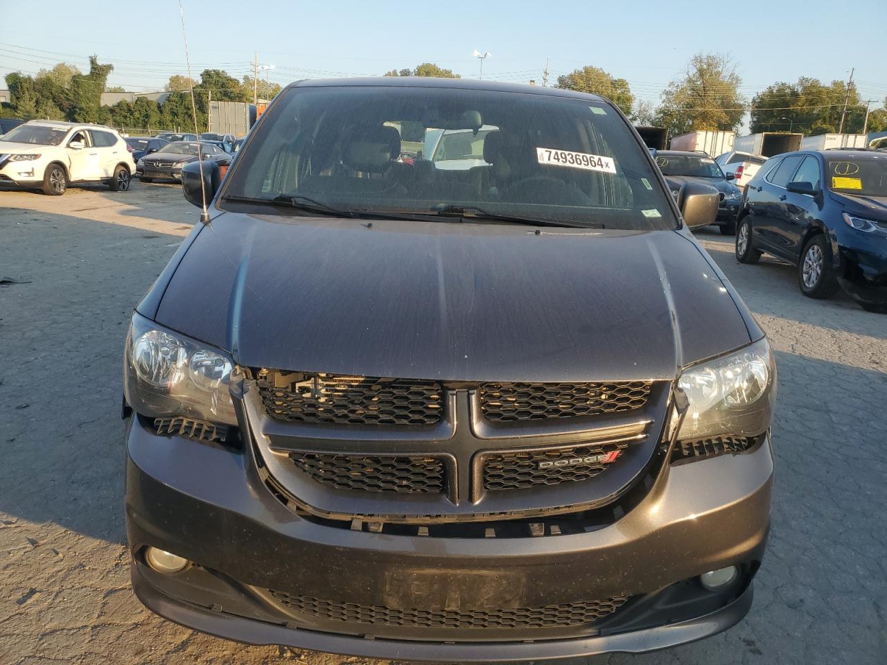 2019 Dodge Caravan - Image 5