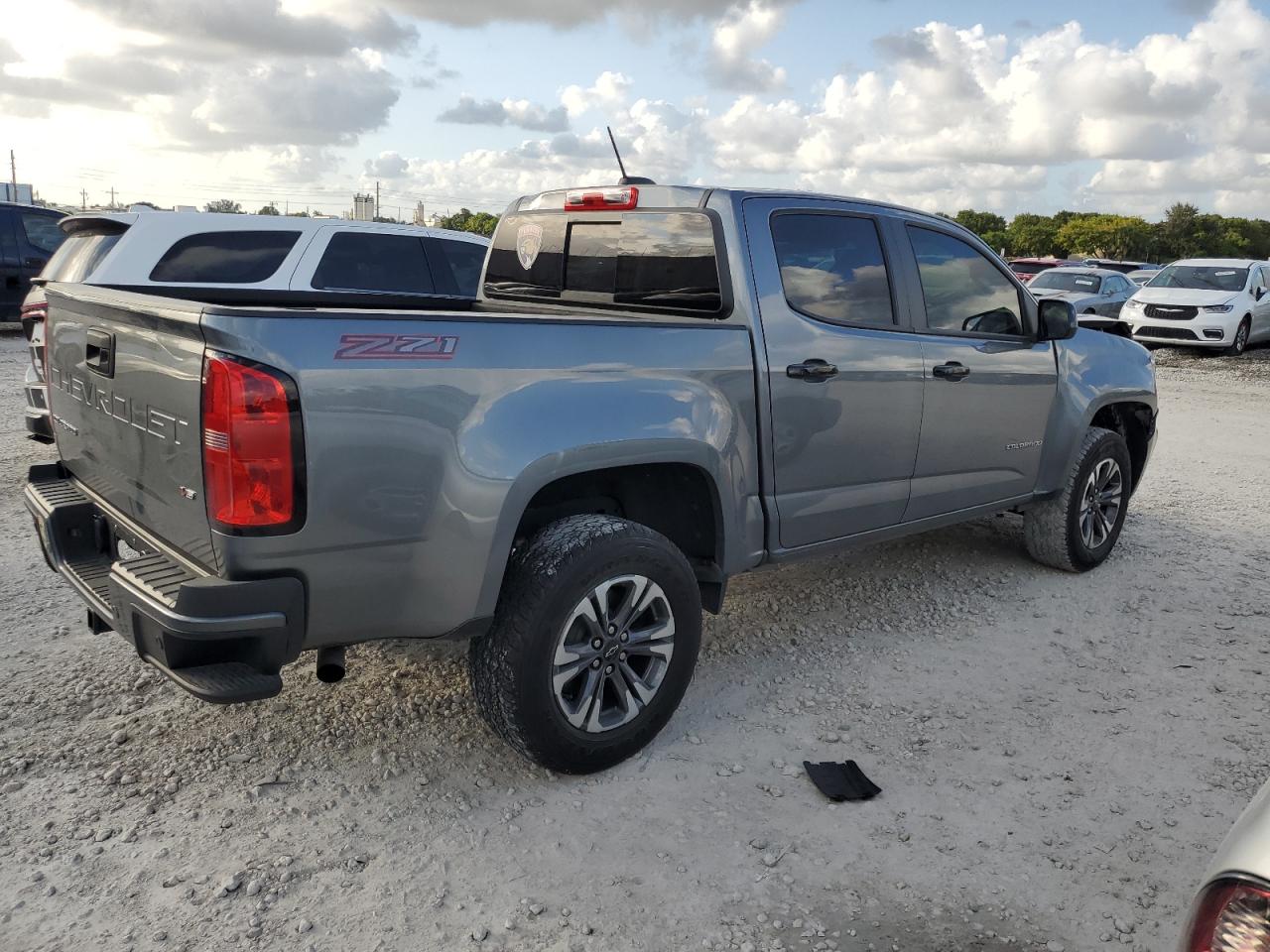 2022 Chevrolet Colorado - Image 3