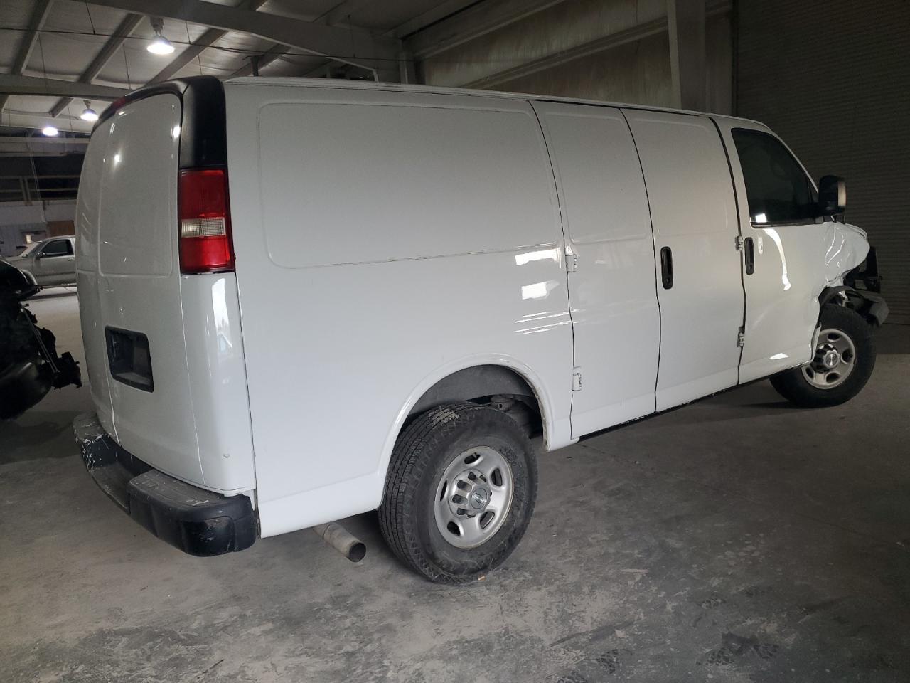 2015 Chevrolet Express - Image 3