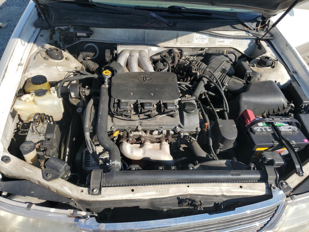 1999 Toyota Avalon - Image 11