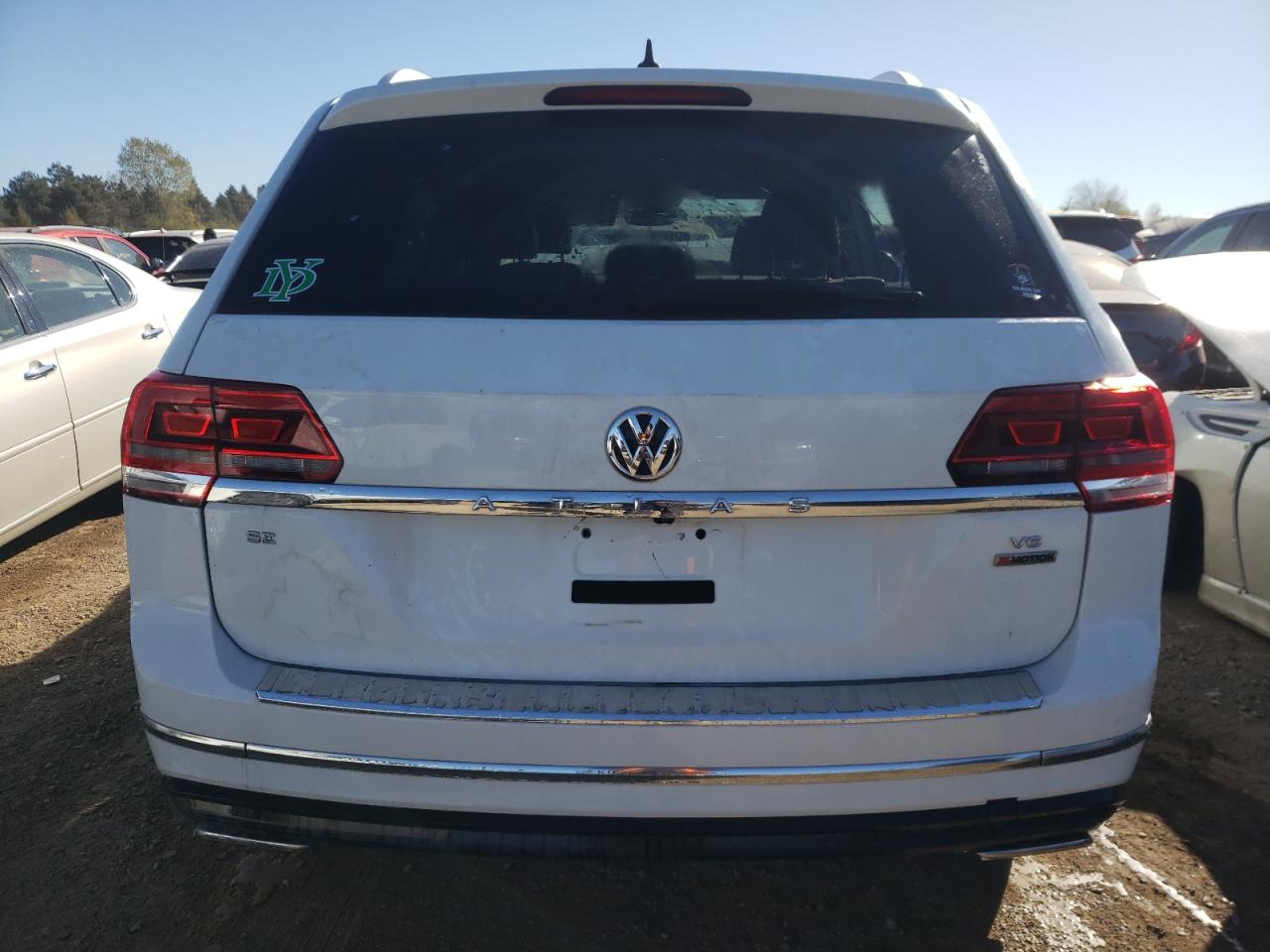 1V2PR2CA3JC564678 2018 Volkswagen Atlas Se