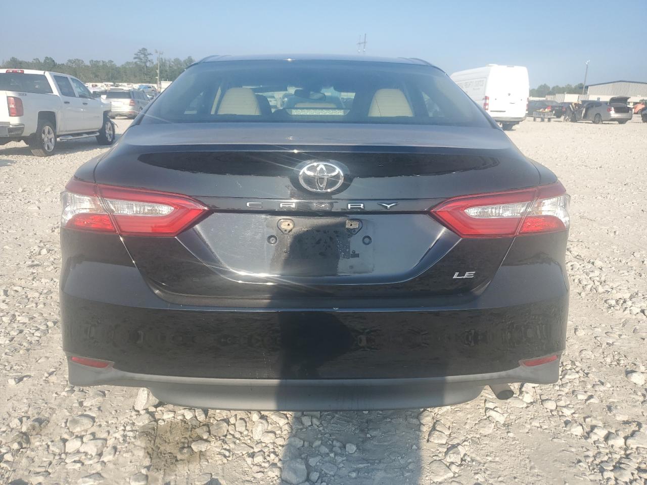 4T1B11HK8JU016664 2018 Toyota Camry L