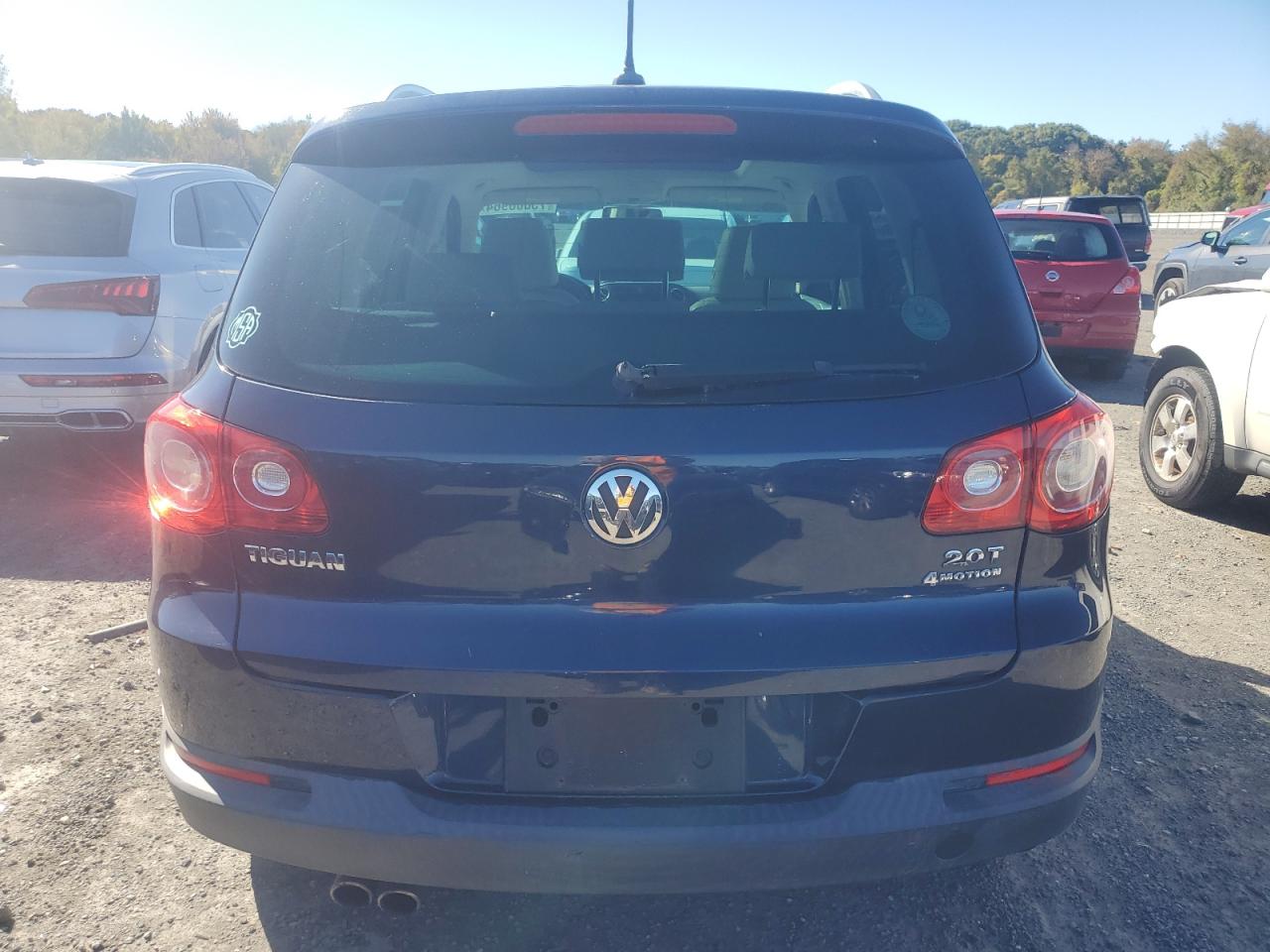 WVGBV7AX9BW518764 2011 Volkswagen Tiguan S