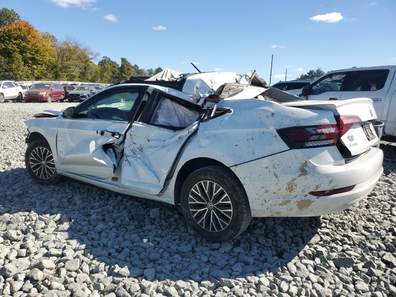 2019 Volkswagen Jetta - Image 2