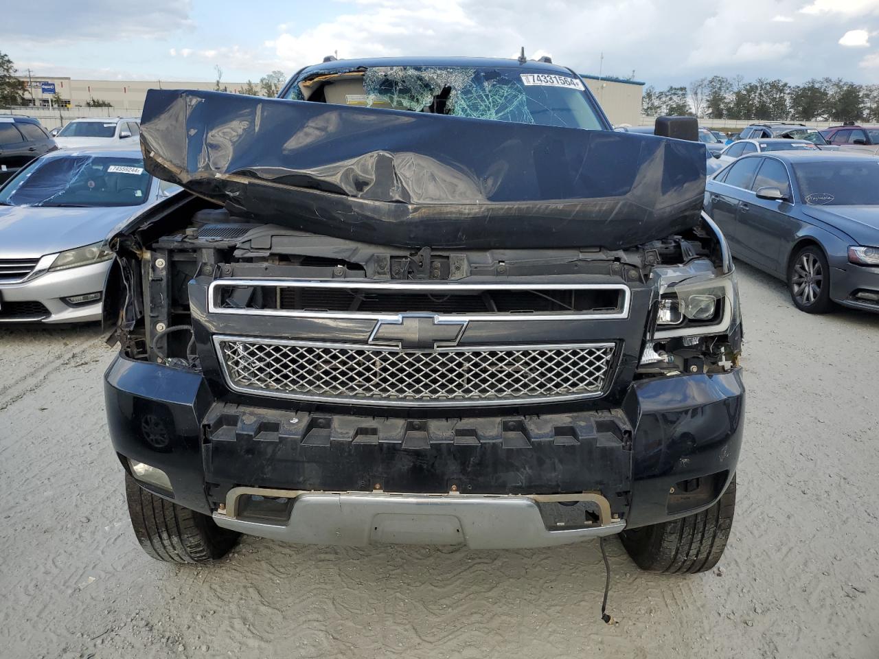2012 Chevrolet Avalanche - Image 5