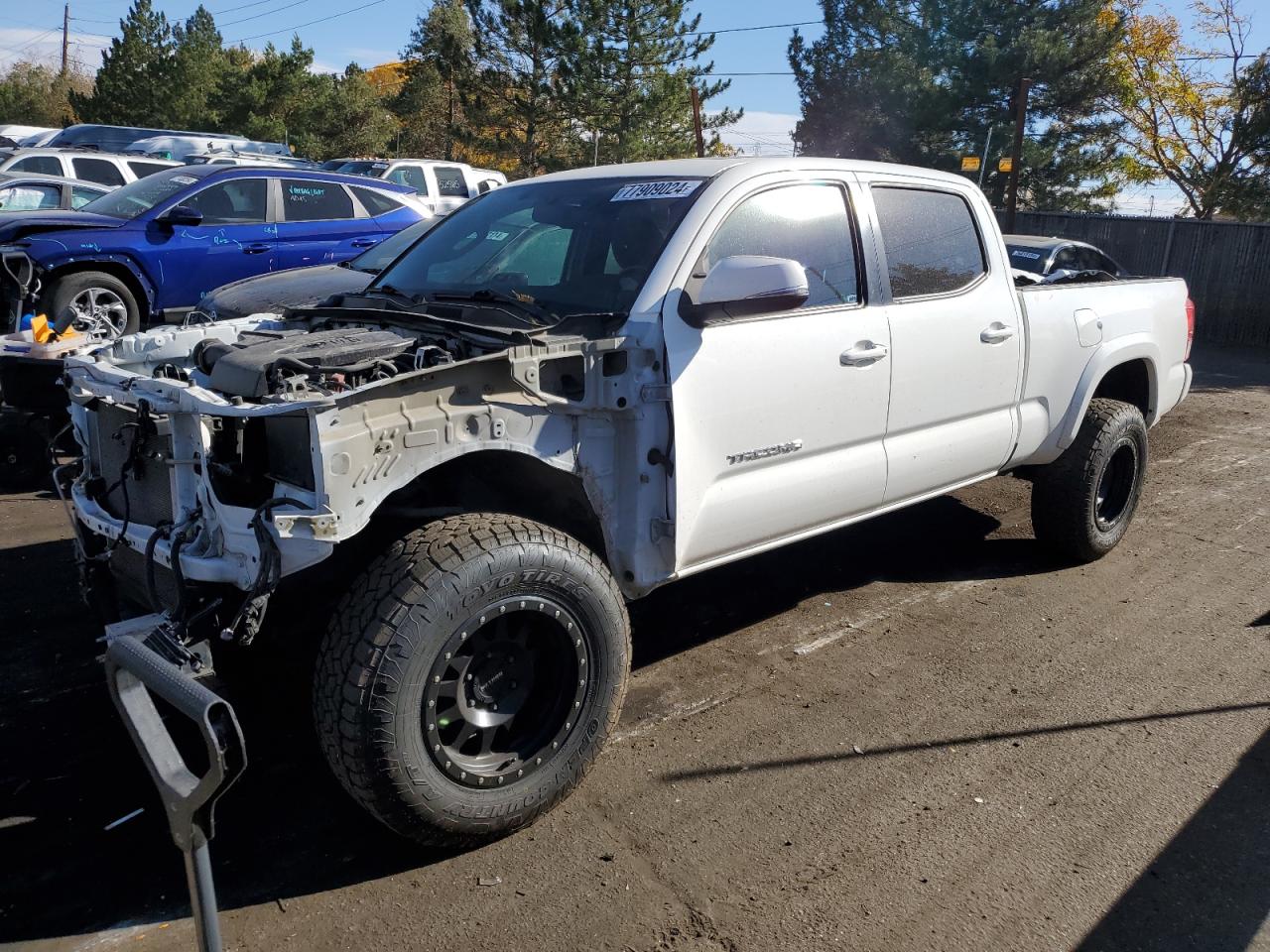 VIN 3TMDZ5BN0HM015121 2017 TOYOTA TACOMA no.1