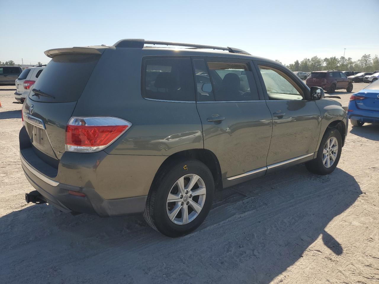 2011 Toyota Highlander - Image 3