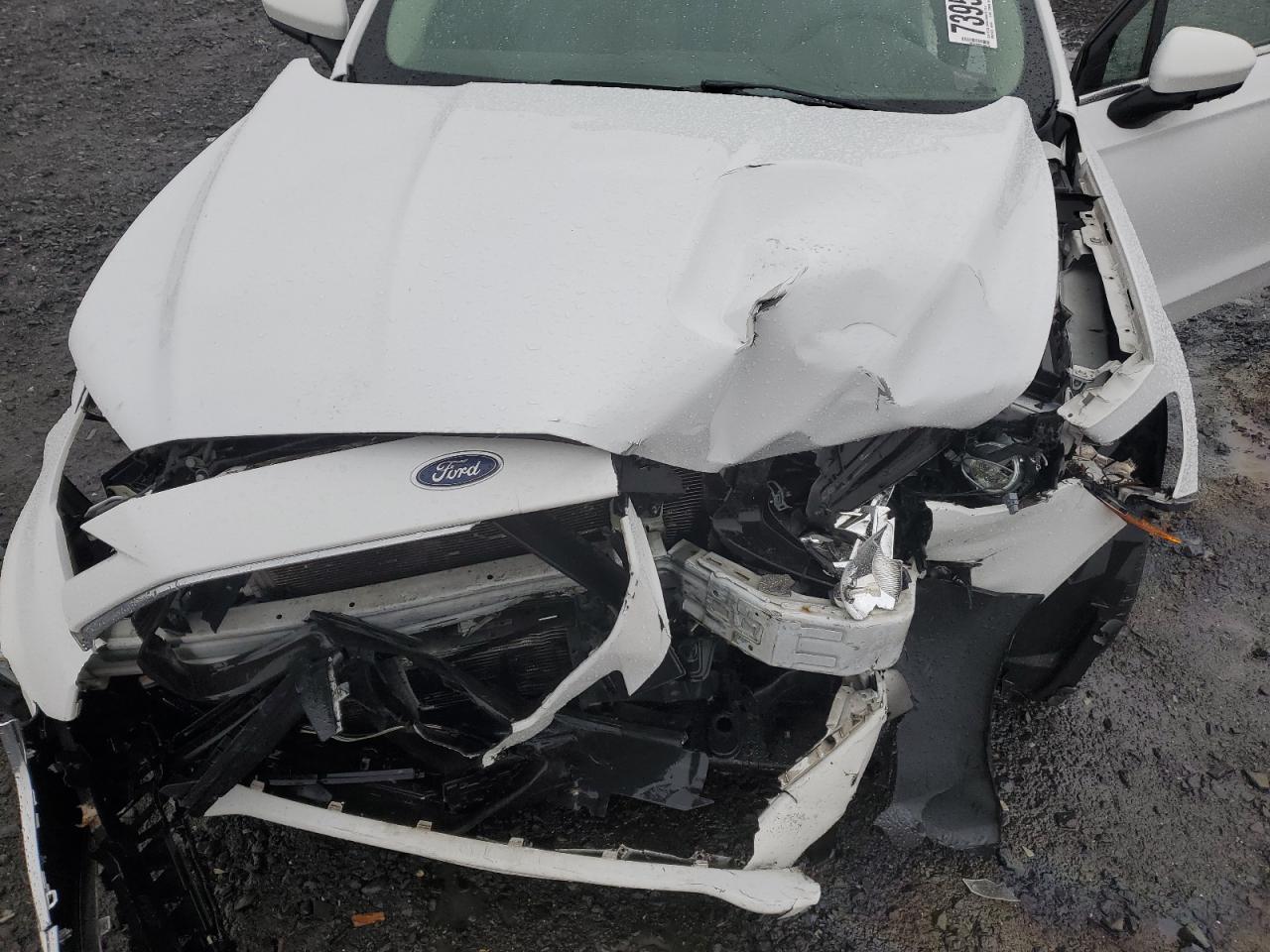 2020 Ford Fusion - Image 12
