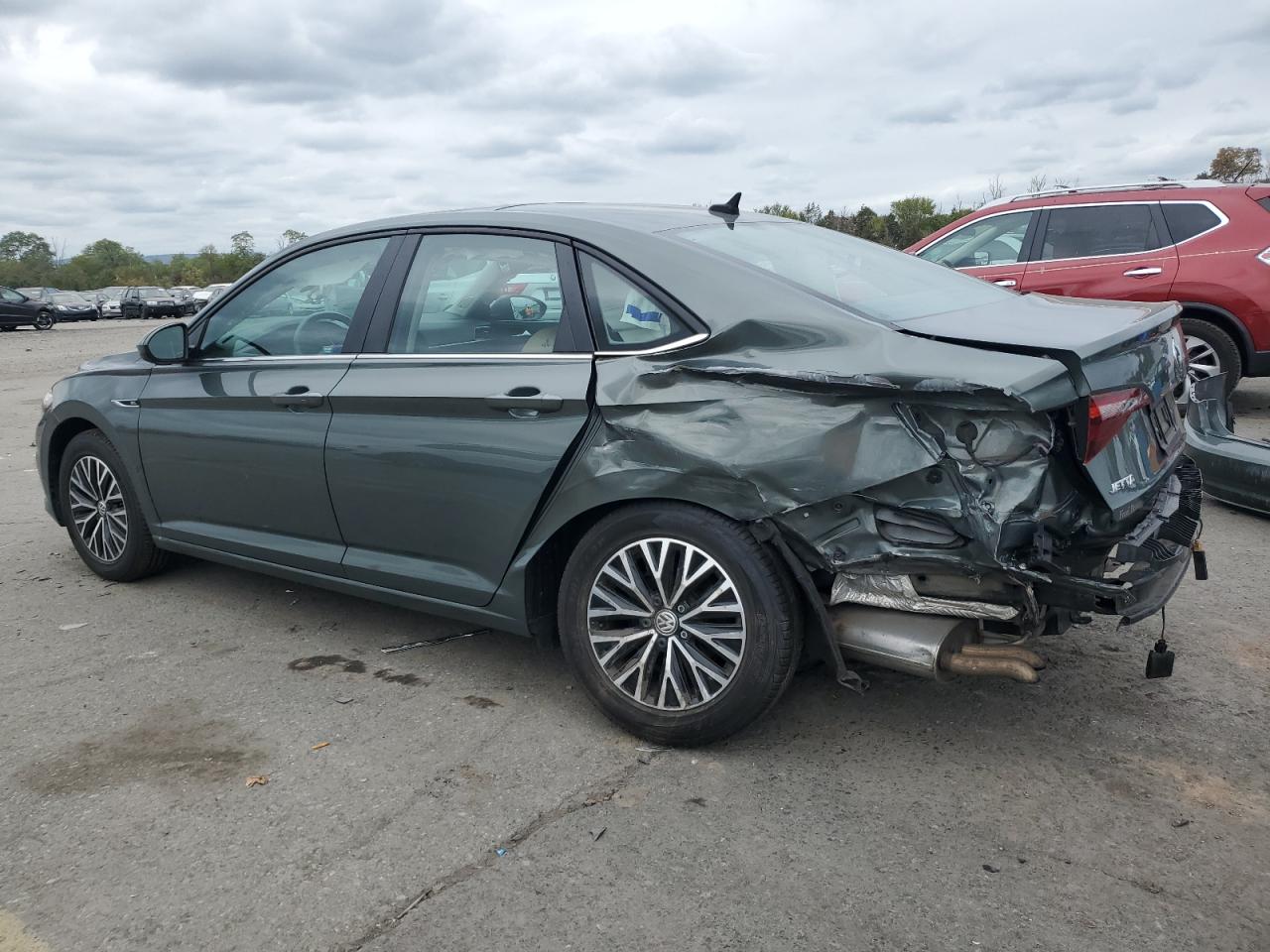 2019 Volkswagen Jetta - Image 2