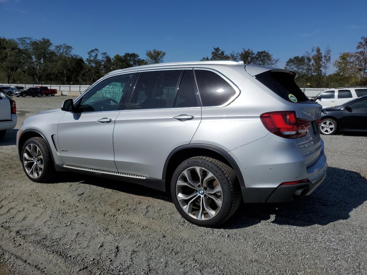 VIN 5UXKR0C55H0U51828 2017 BMW X5 no.2