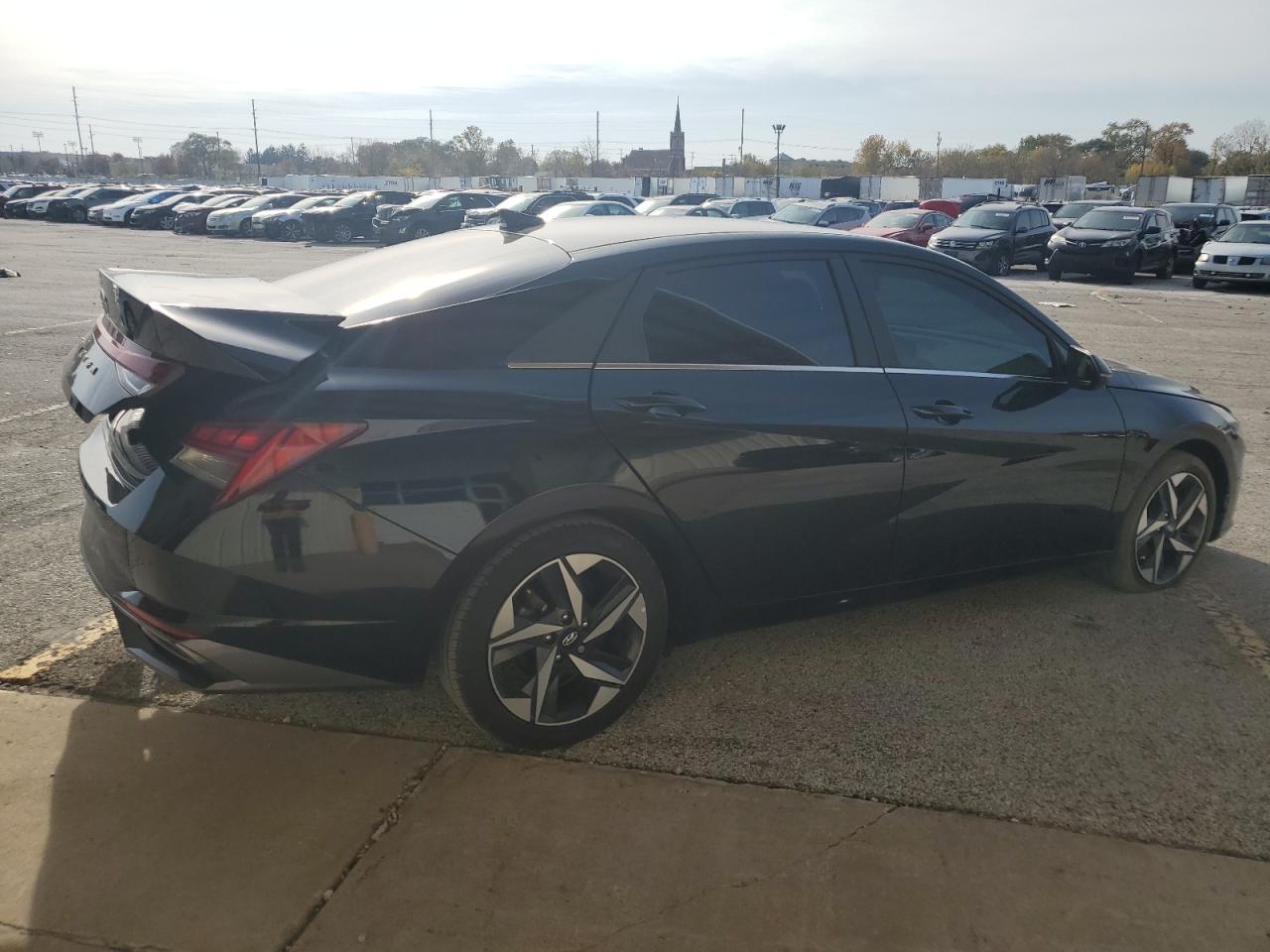 2022 Hyundai Elantra - Image 3