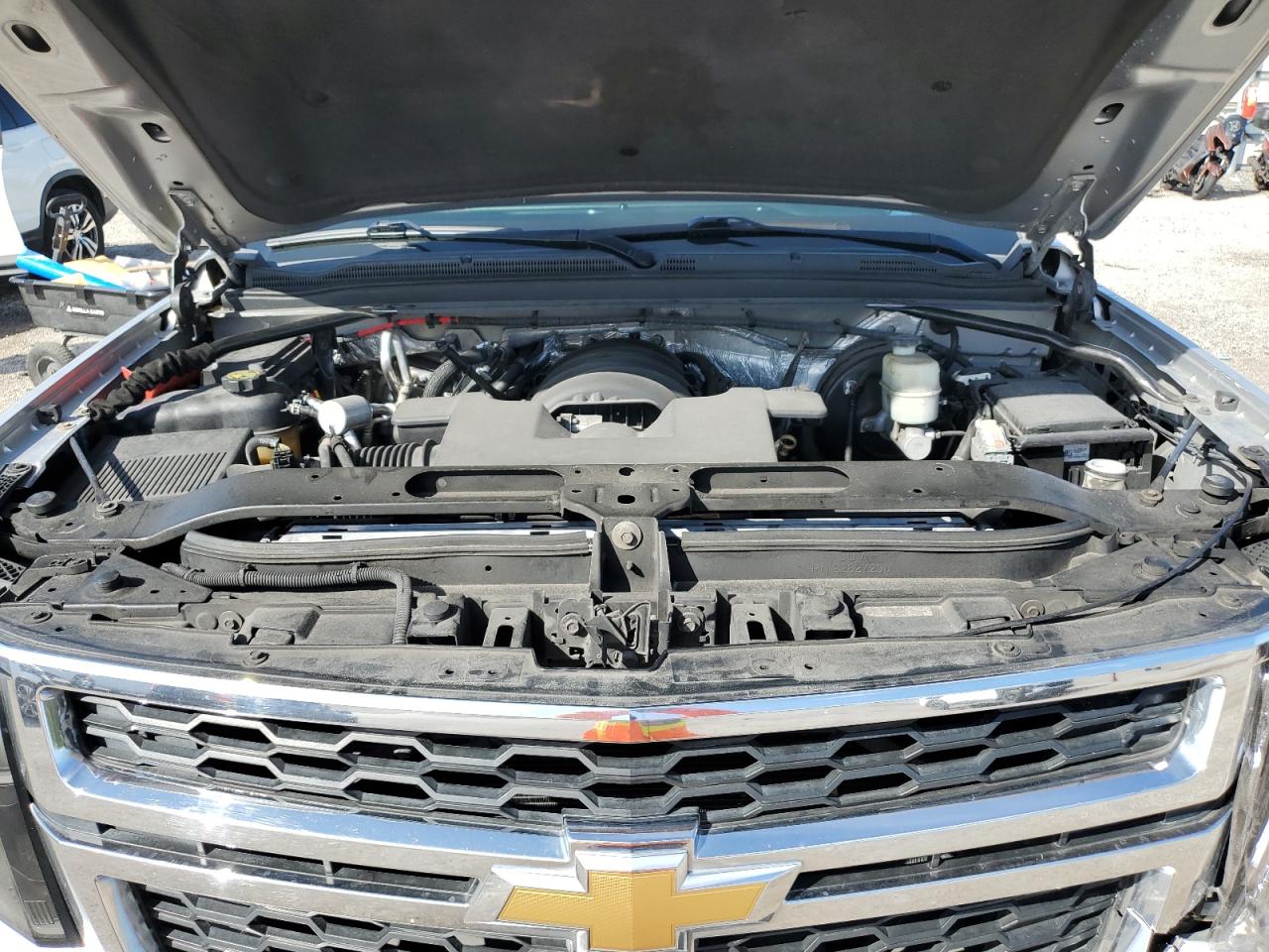 2015 Chevrolet Suburban - Image 12