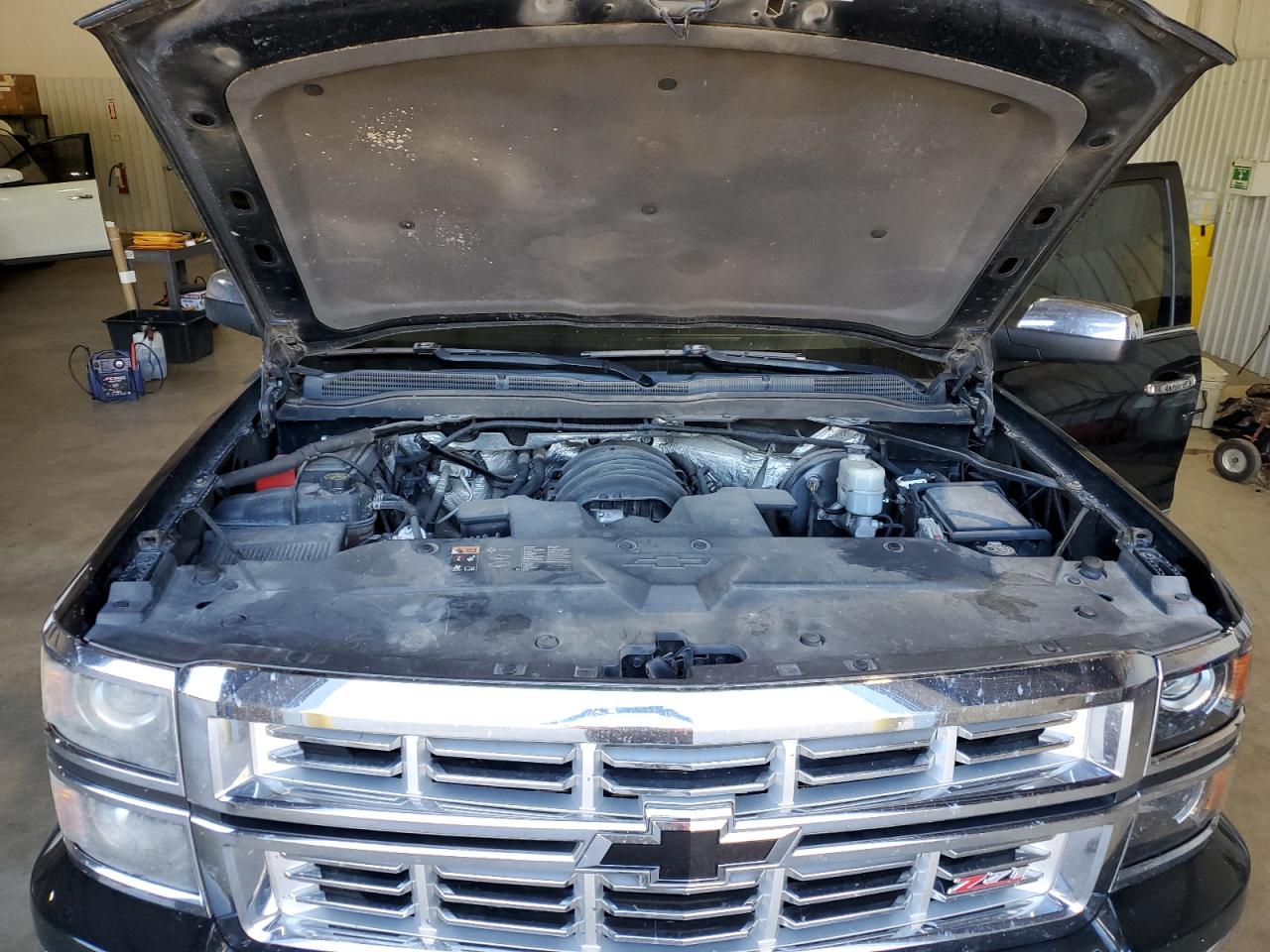 2015 Chevrolet Silverado - Image 13