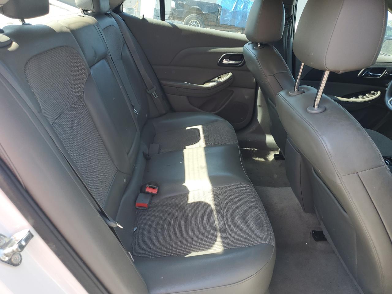 2015 Chevrolet Malibu - Image 10