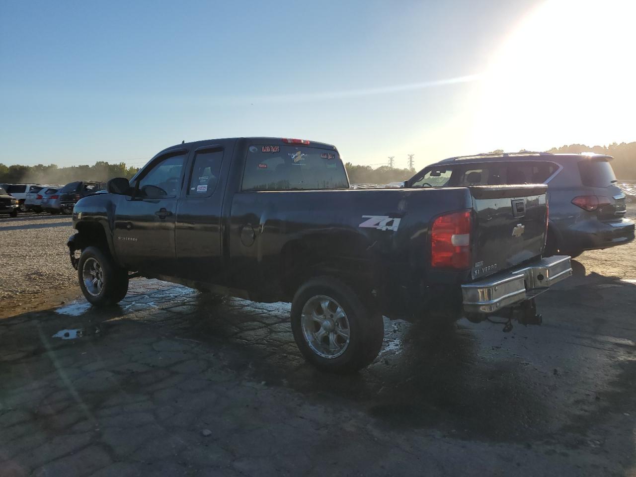 2010 Chevrolet Silverado - Image 2