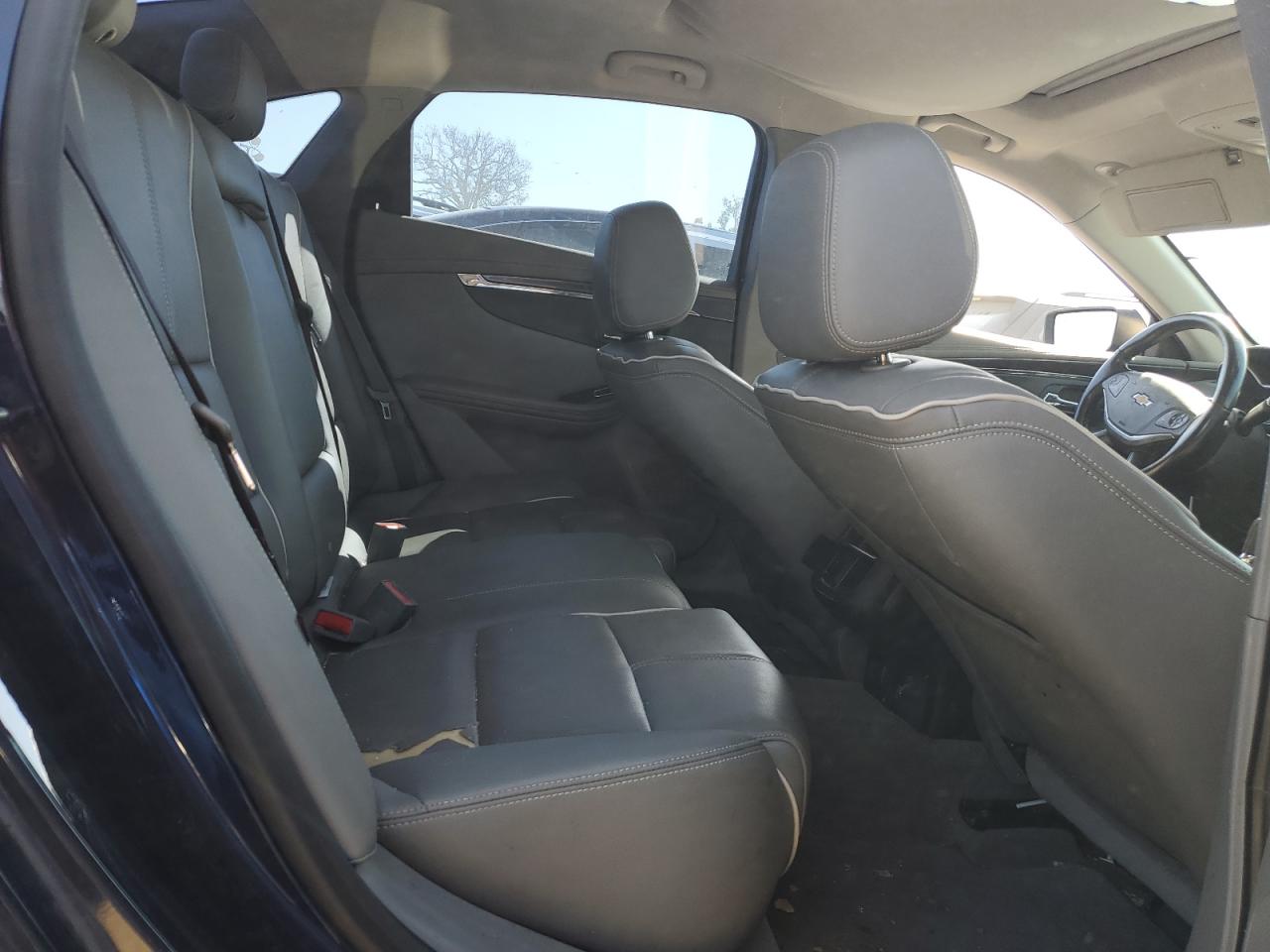 2017 Chevrolet Impala - Image 10