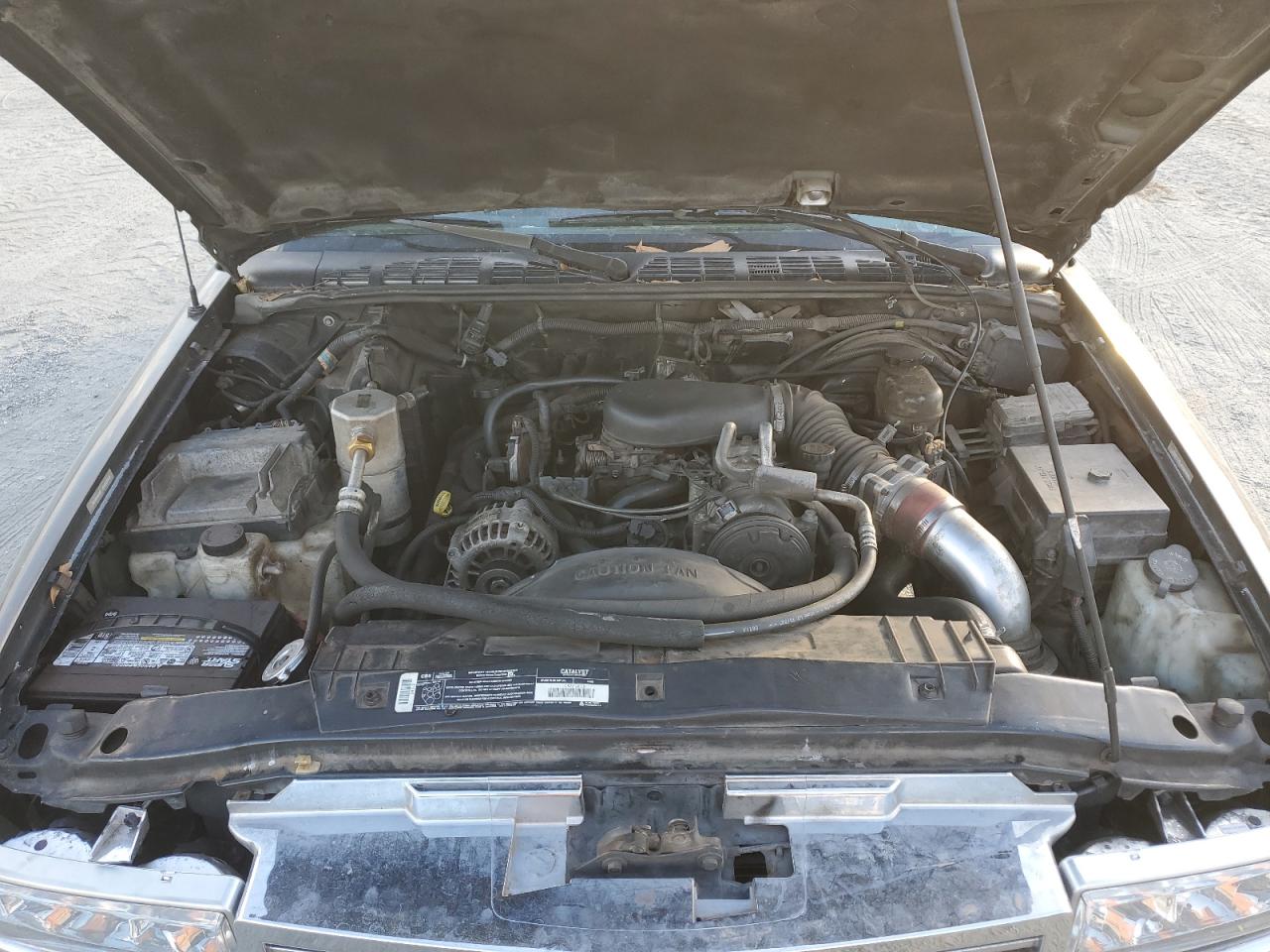 2001 Chevrolet S-10 Pickup - Image 12