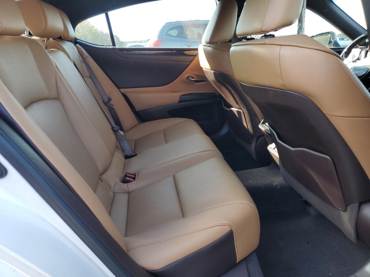 2020 Lexus ES - Image 10
